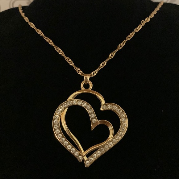 4/$20 NIP 3pc Heart Rhinestone Set - Picture 4 of 6